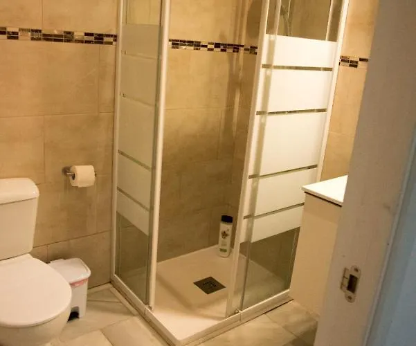 Hotel Center 5mn De La Playa - 5m Cádis